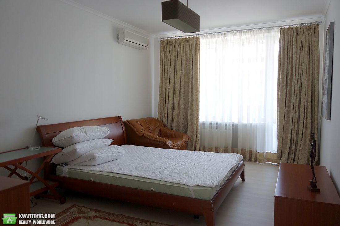 Rent out 3-room apartment. Киев,  Суворова — photo 6