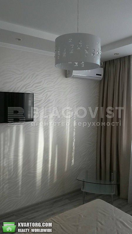 Rent out 2-room apartment. Киев,  Ломоносова — photo 3