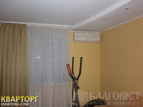 Sell 3-room apartment. Киев,  Святошинская пл — photo 2