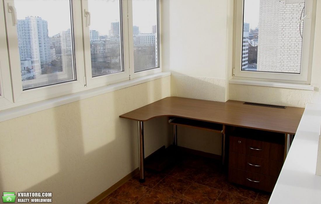 Rent out 4-room apartment. Киев,  Драгомирова — photo 10