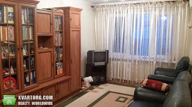 Rent out 3-room apartment. Киев, Зодчих — photo 1