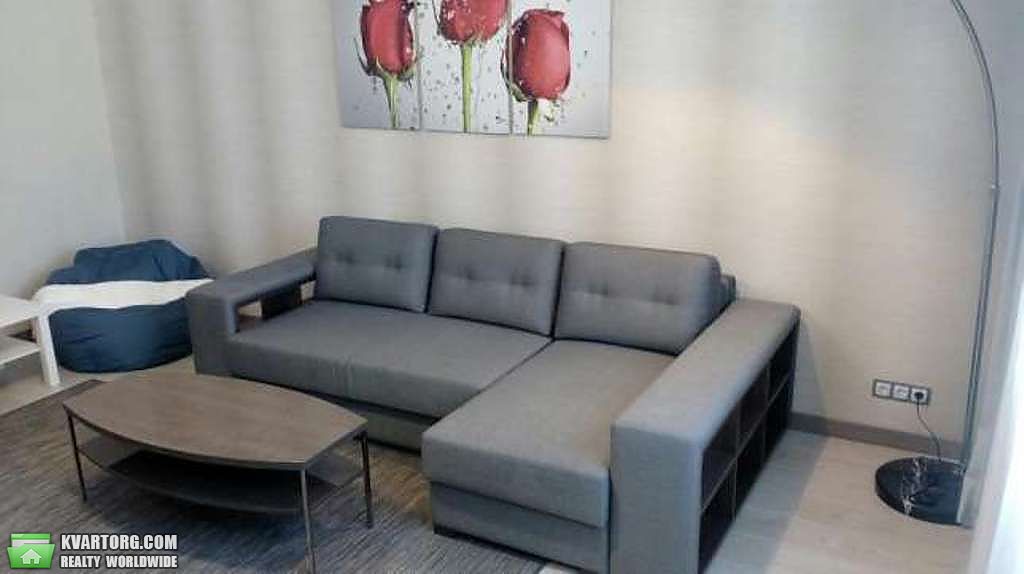 Rent out 2-room apartment. Киев,  Демиевская — photo 1