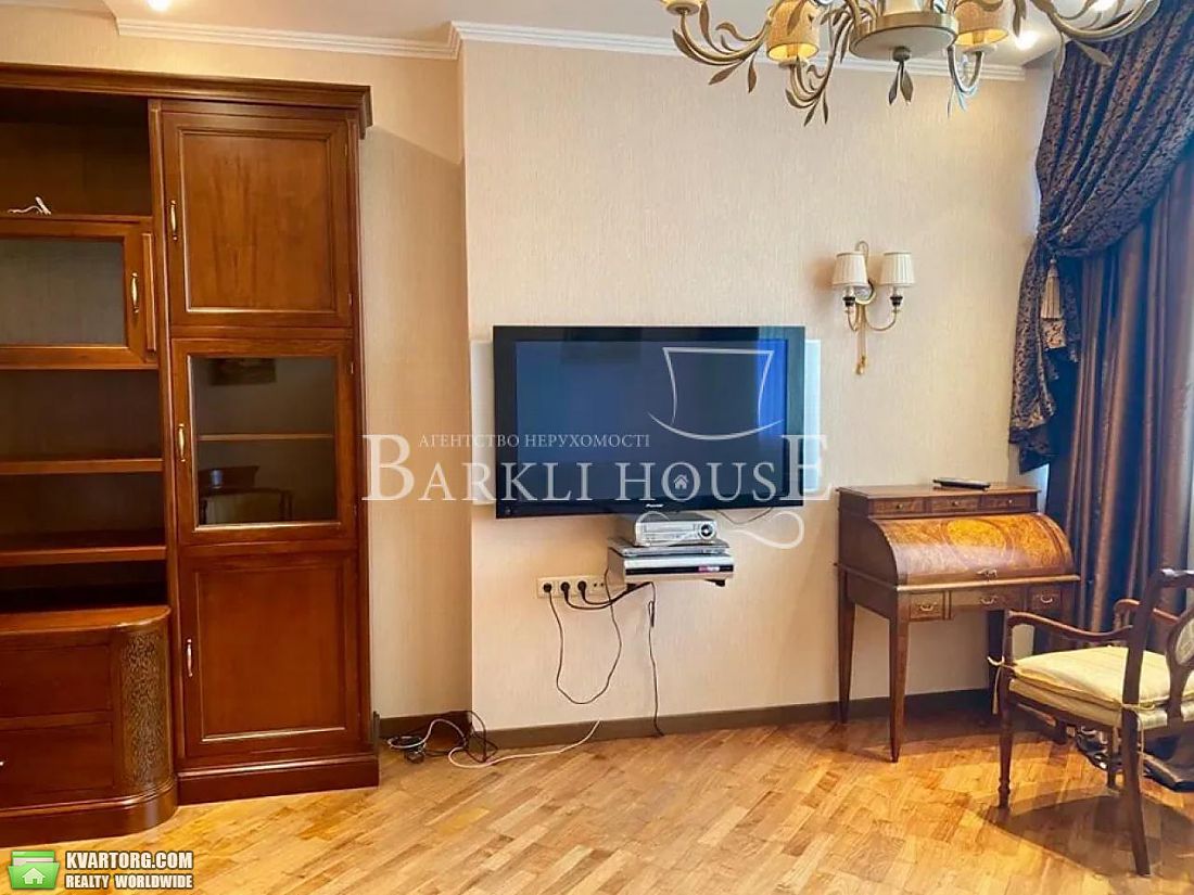 Rent out 4-room apartment. Киев,  Барбюса — photo 4