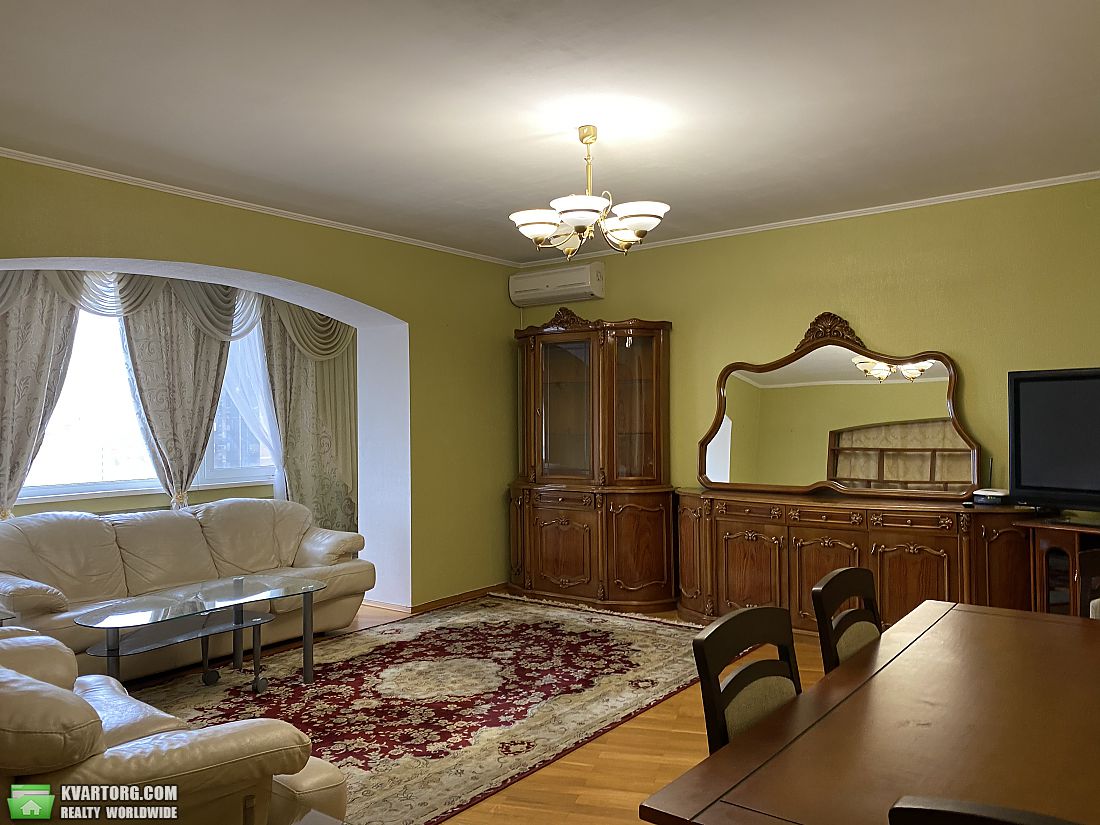 Rent out 4-room apartment. Киев,  Леси Украинки бул — photo 2