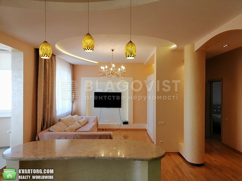 Rent out 3-room apartment. Киев,  Черновола — photo 1