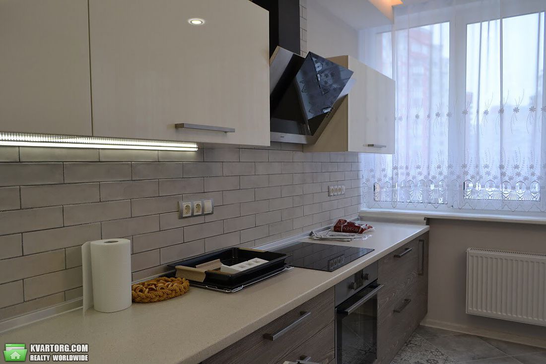 Rent out 3-room apartment. Киев,  Ломоносова — photo 4