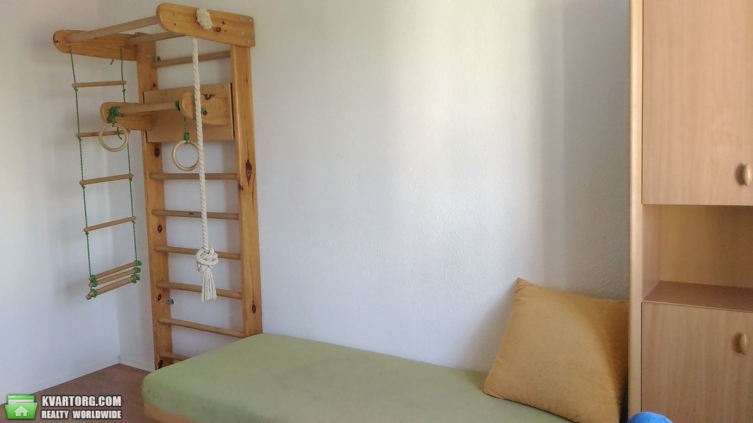 Rent out 3-room apartment. Киев,  Прилужная — photo 8