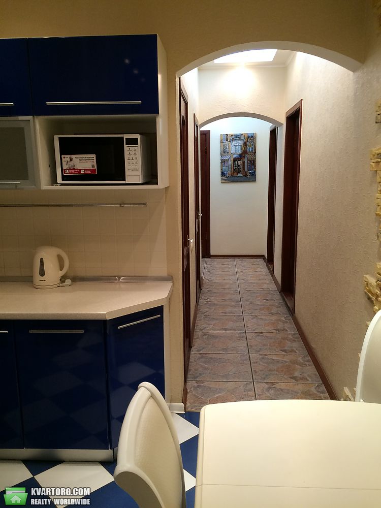 Rent out 3-room apartment. Киев,  Мельникова — photo 7