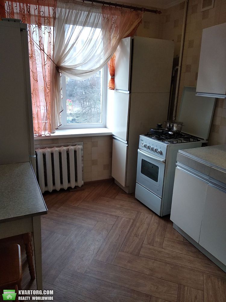Rent out 1-room apartment. Киев,  Ватутина пр — photo 2