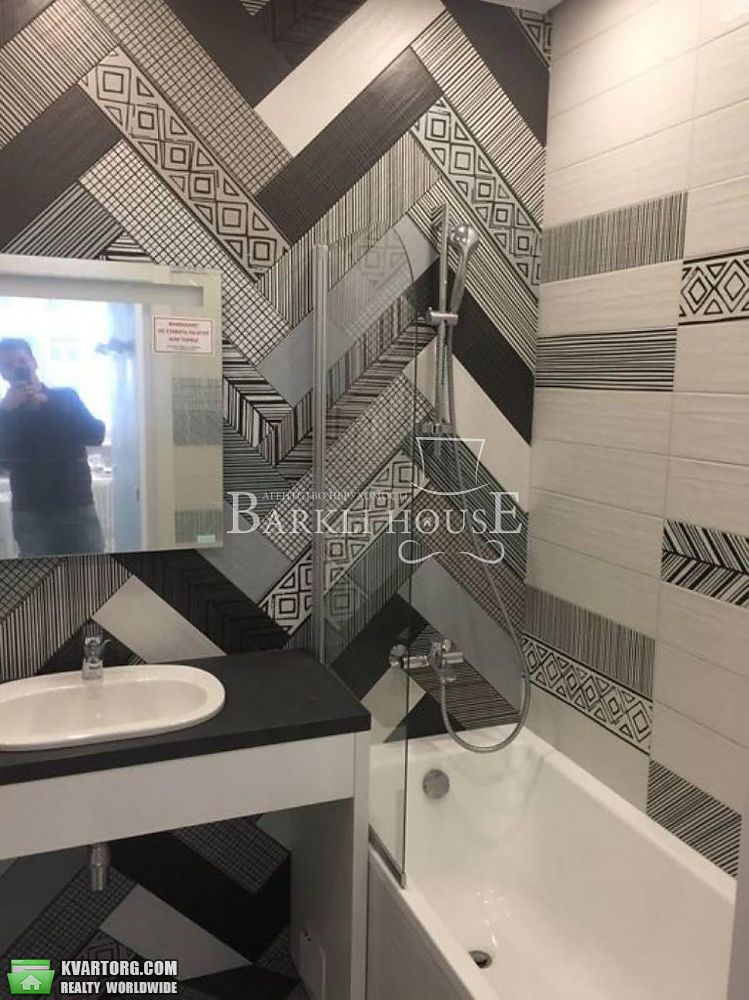 Rent out 2-room apartment. Киев,  Богдановская — photo 9