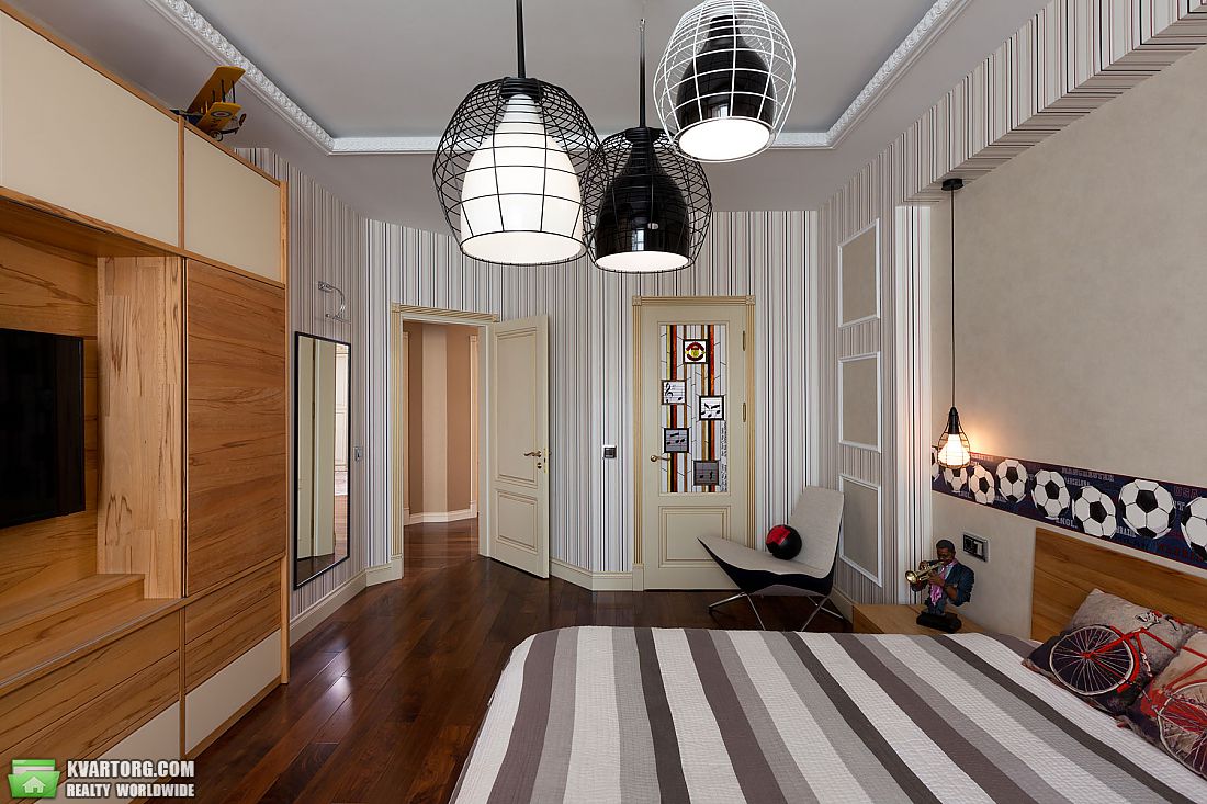 Sell 4-room apartment. Киев,  Щорса — photo 3