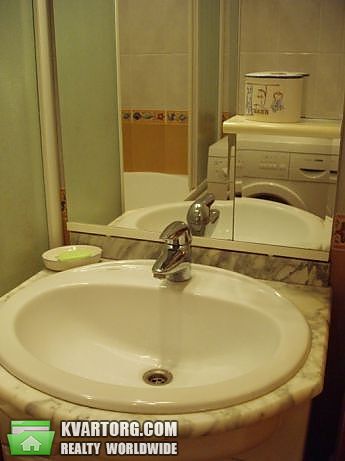 Rent out 3-room apartment. Киев,  Героев Днепра — photo 2