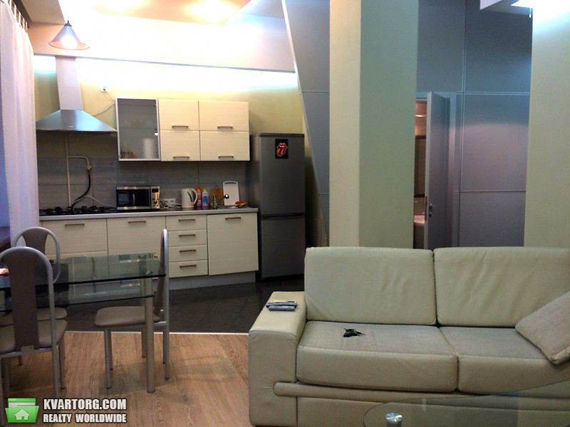 Rent out 2-room apartment. Киев,  Сечевых Стрельцов — photo 1