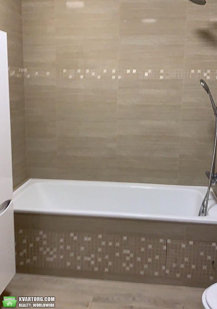 Rent out 2-room apartment. Киев,  Саперное поле — photo 1