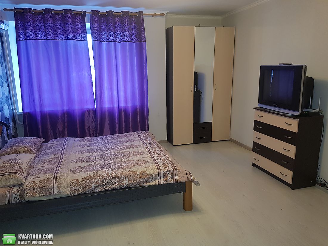 Rent out 1-room apartment. Киев,  Антоновича — photo 1