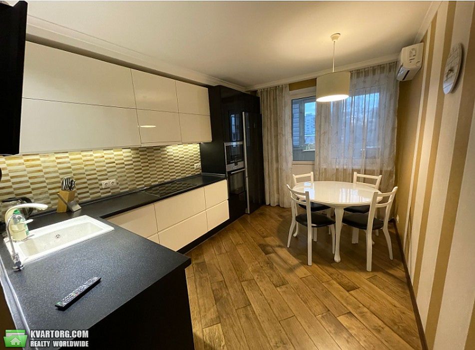 Rent out 3-room apartment. Киев,  Смелянская — photo 4