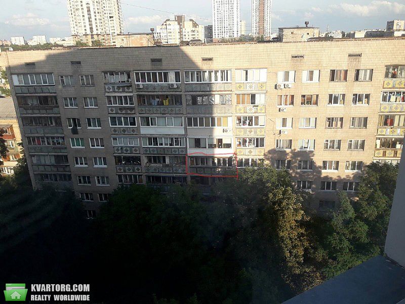 Sell 3-room apartment. Киев,  Краснопартизанская — photo 8