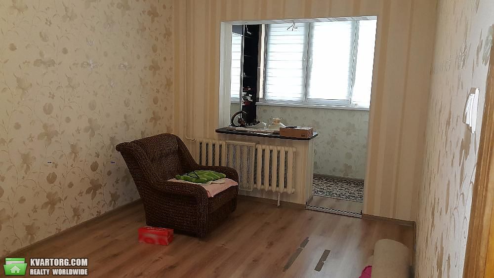 Sell 2-room apartment. Киев,  Радужная — photo 1