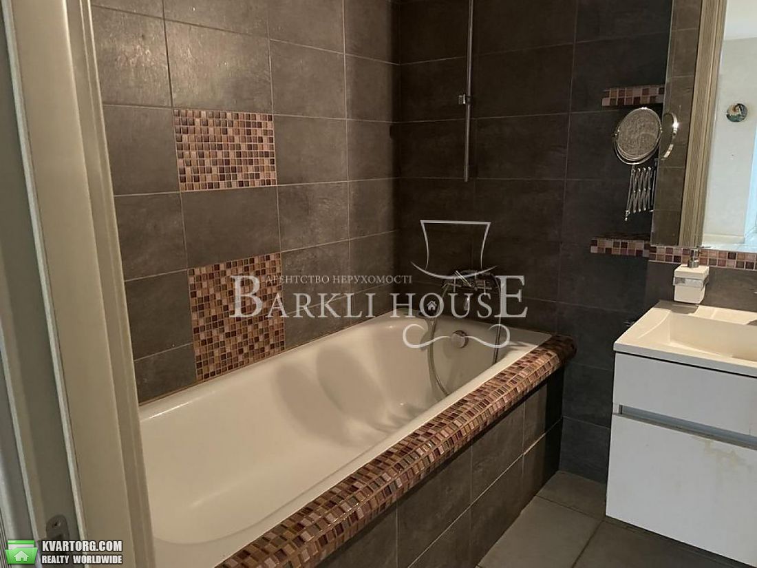 Rent out 3-room apartment. Киев,  Жилянская — photo 9