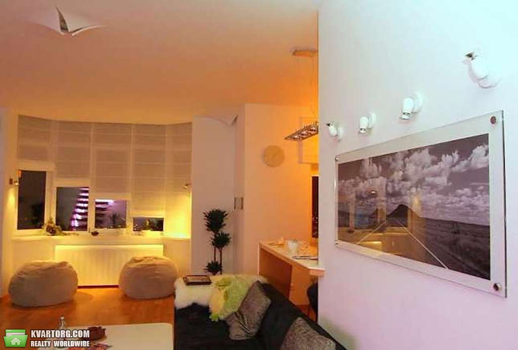 Rent out 3-room apartment. Киев,  Урловская — photo 8