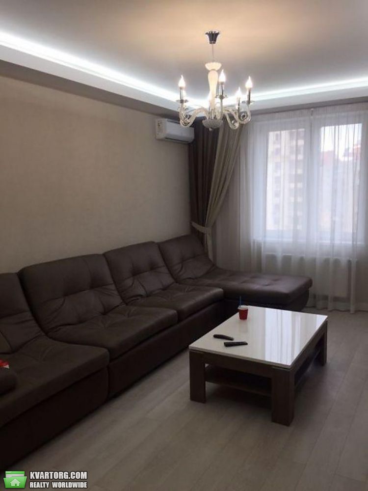 Rent out 2-room apartment. Киев,  Черновола — photo 1