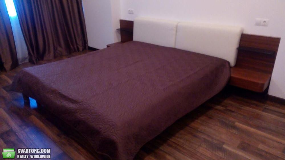 Rent out 2-room apartment. Киев,  Щорса — photo 4