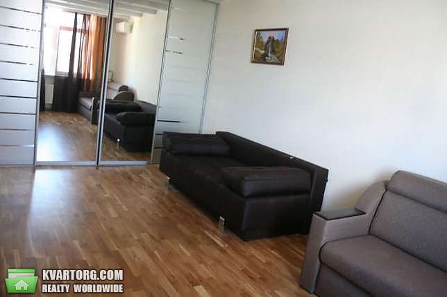 Rent out 2-room apartment. Киев,  Дегтяренко — photo 2