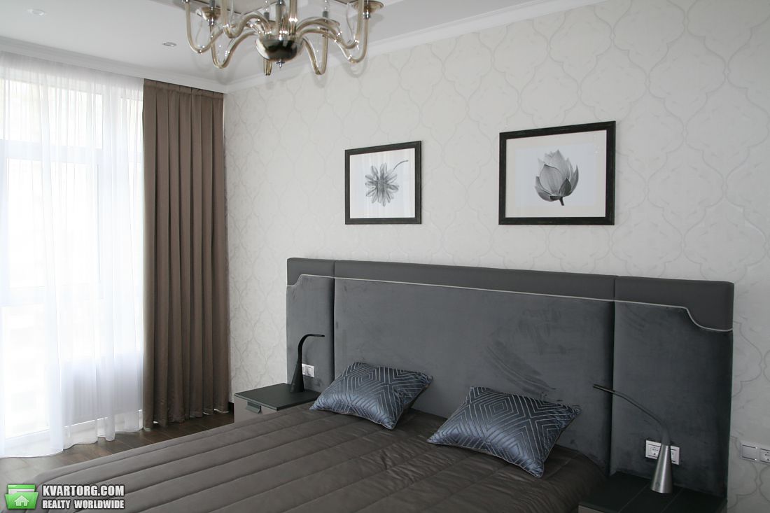 Sell 4-room apartment. Киев,  Драгомирова — photo 10