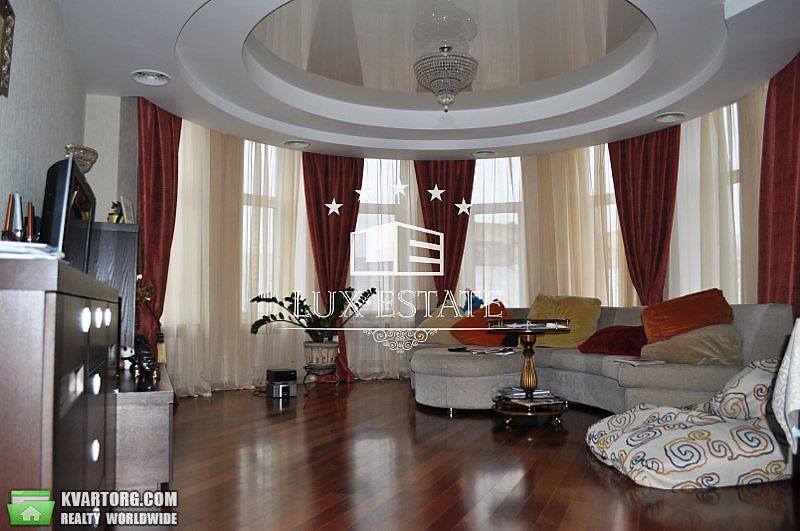 Rent out 3-room apartment. Киев,  Хоривая — photo 1