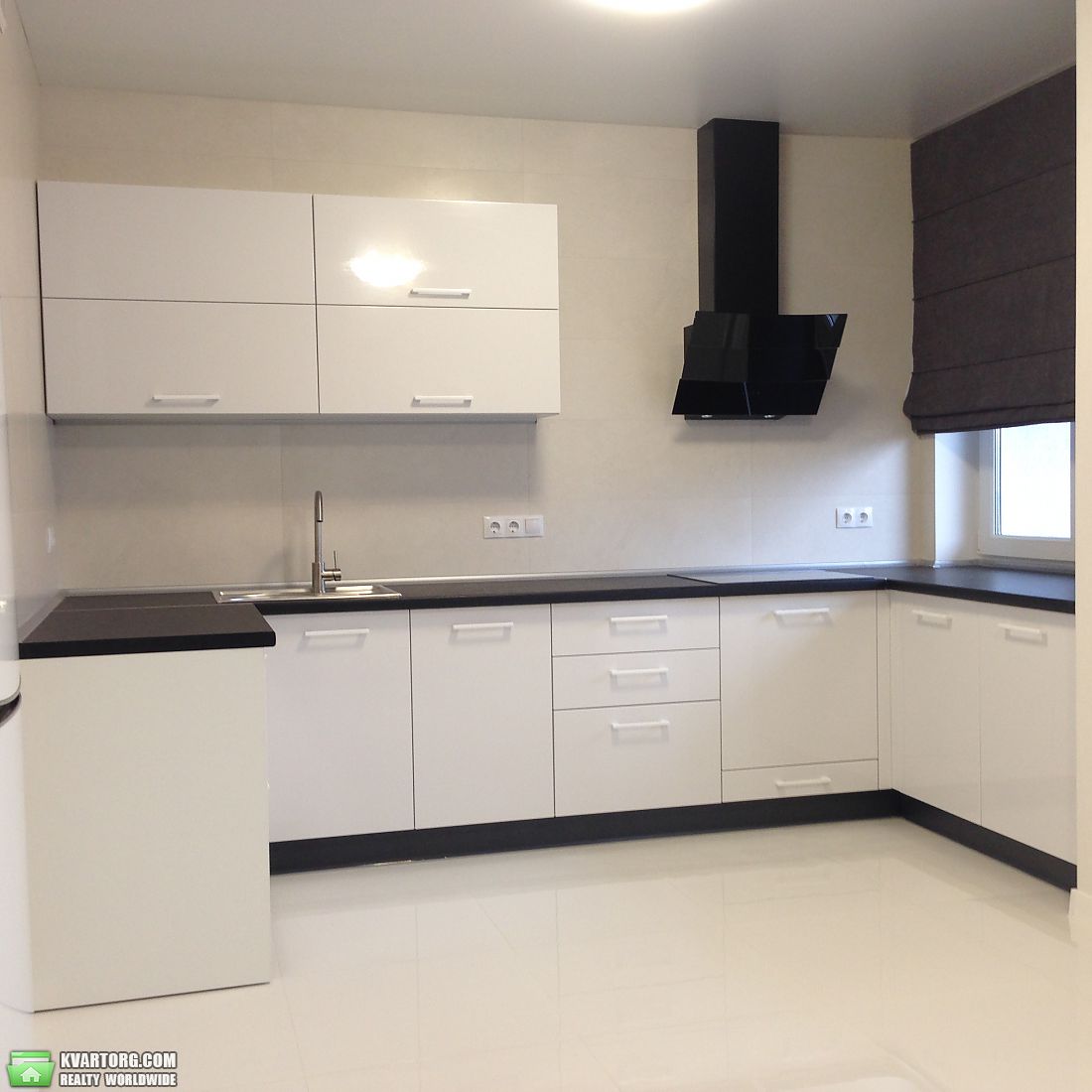 Rent out 2-room apartment. Киев, Комарова космонавта просп — photo 3