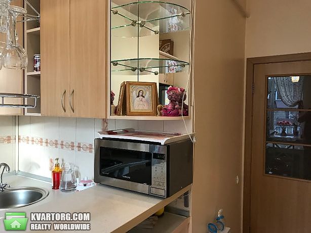 Rent out 2-room apartment. Киев,  Фрунзе — photo 2