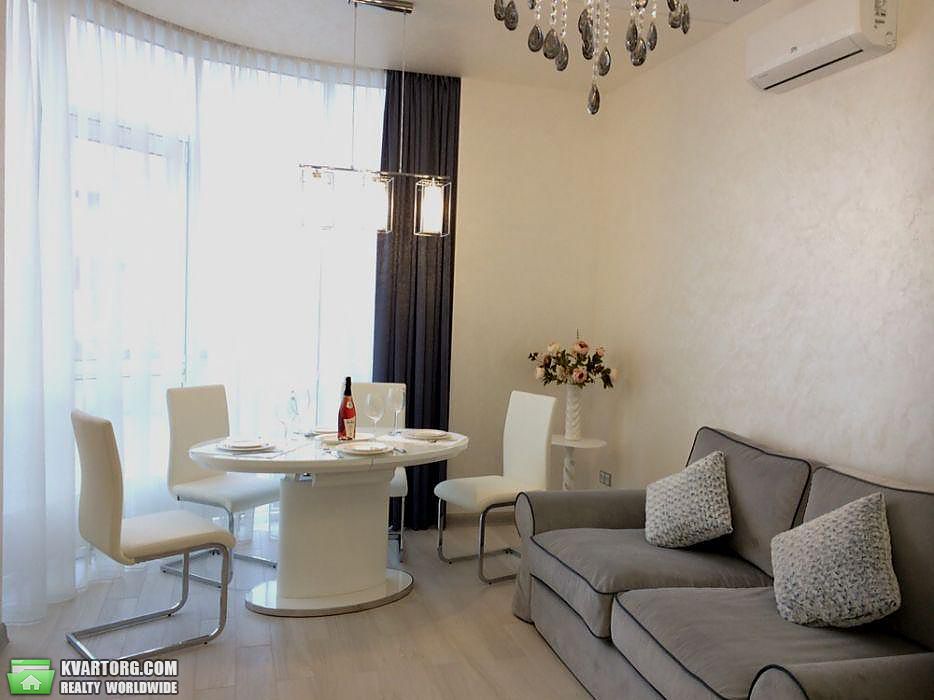 Rent out 2-room apartment. Киев,  Драгомирова — photo 2