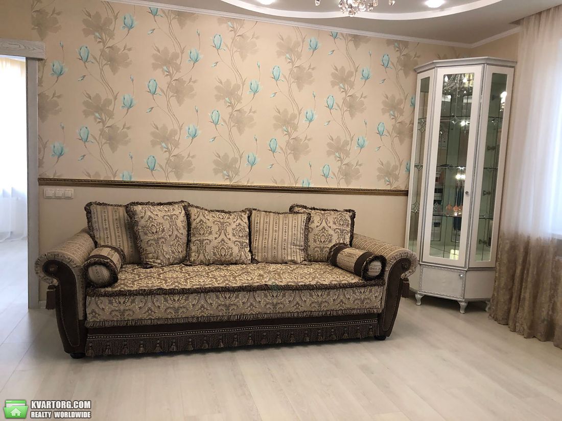 Rent out 2-room apartment. Киев,  Комбинатная — photo 5