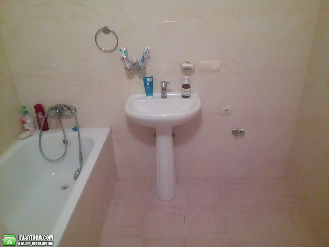 Rent out 2-room apartment. Киев, О.Пчилки — photo 5