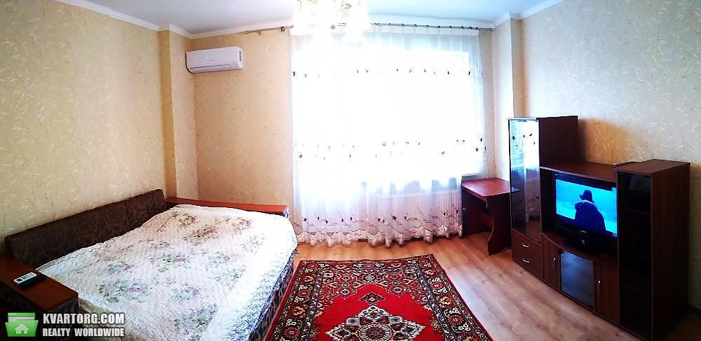 Rent out 3-room apartment. Киев, Ивана Гонты — photo 1