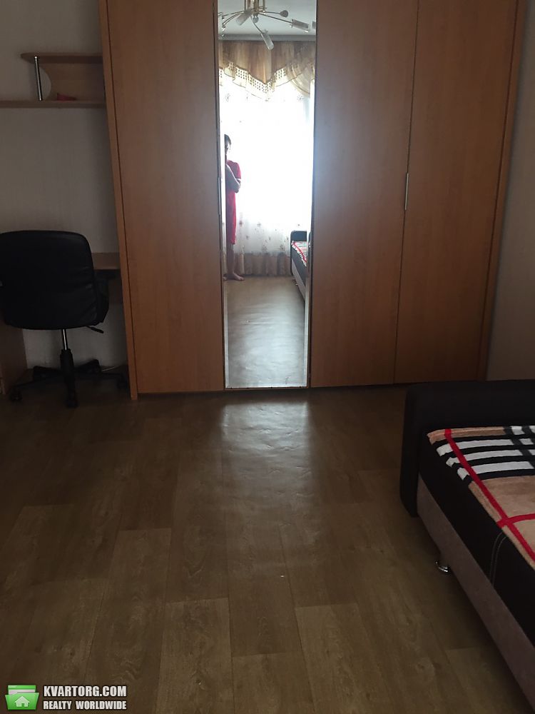 Rent out 1-room apartment. Киев,  Харьковское шоссе — photo 3
