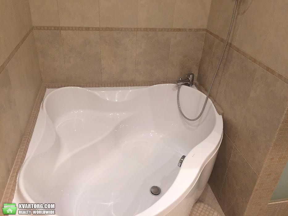 Rent out 3-room apartment. Киев,  Щорса — photo 9