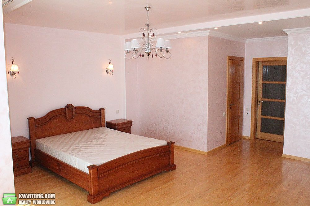 Rent out 4-room apartment. Киев,  Львовская — photo 8