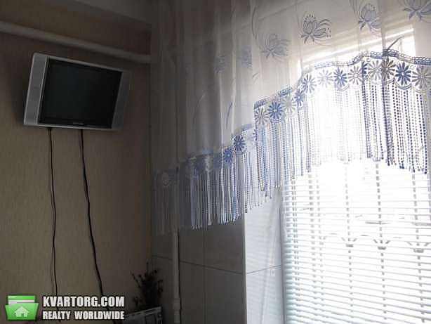 Sell 3-room apartment. Киев,  Метростроевская — photo 8