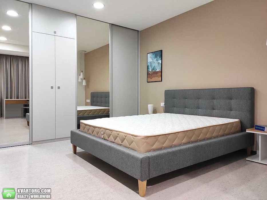 Rent out 2-room apartment. Киев,  Паньковская — photo 4