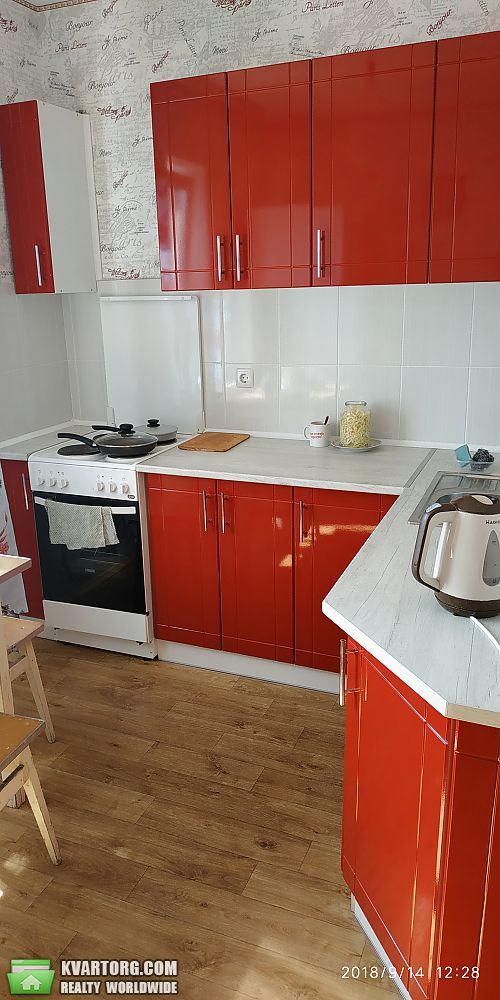 Rent out 2-room apartment. Киев,  Ревуцкого — photo 1