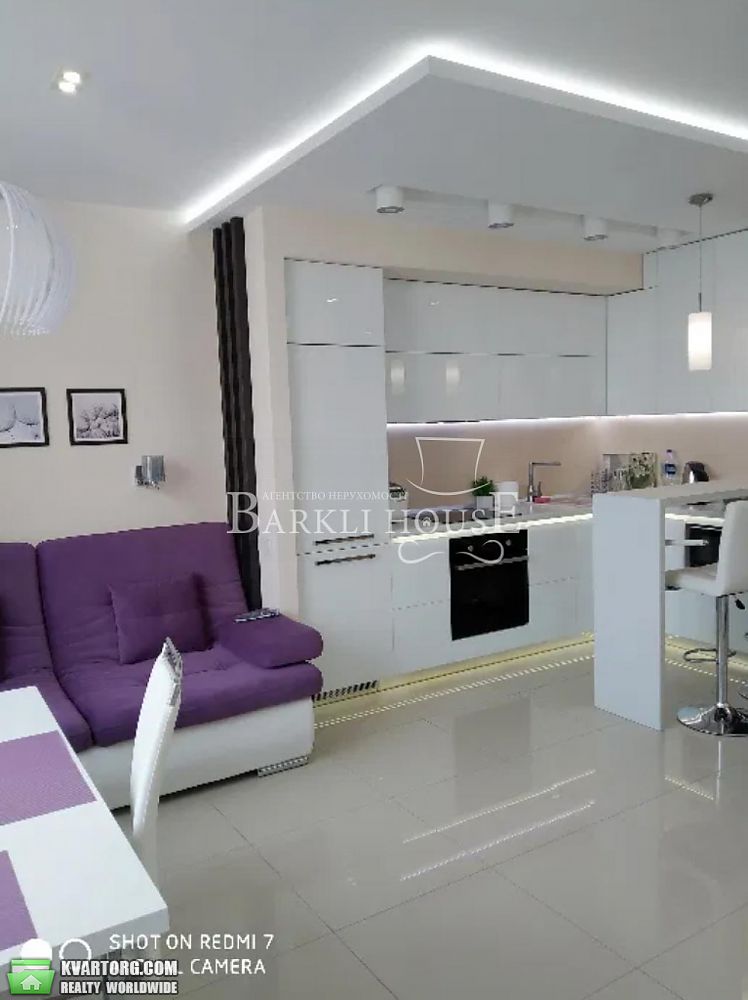 Rent out 3-room apartment. Киев,  Петрицкого — photo 1