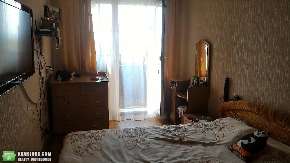 Sell 3-room apartment. Киев,  Приречная — photo 1