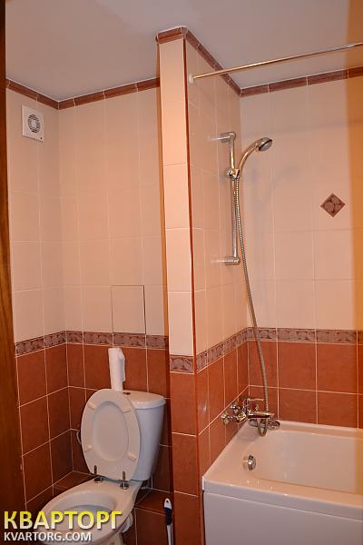 Rent out 2-room apartment. Киев, Луначарского Анатолия ул. — photo 10