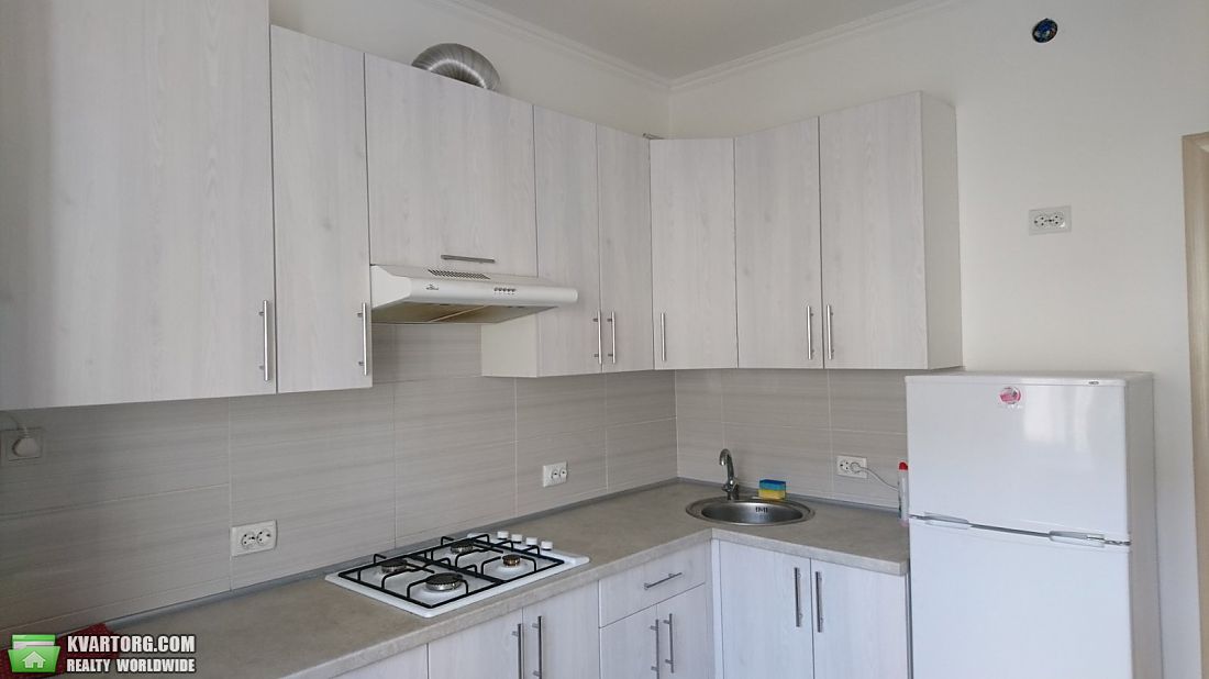 Rent out 2-room apartment. Киев,  Львовская — photo 1