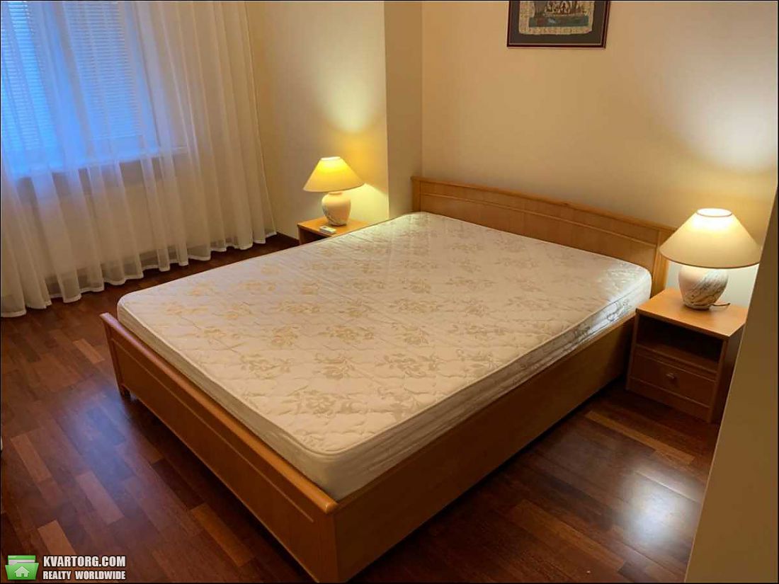 Rent out 1-room apartment. Киев,  Дегтяревская — photo 1