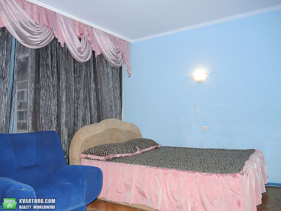 Rent out 2-room apartment. Киев, Горького — photo 4