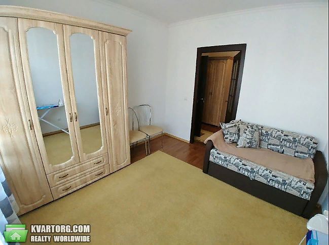 Rent out 2-room apartment. Киев,  Гмыри — photo 1