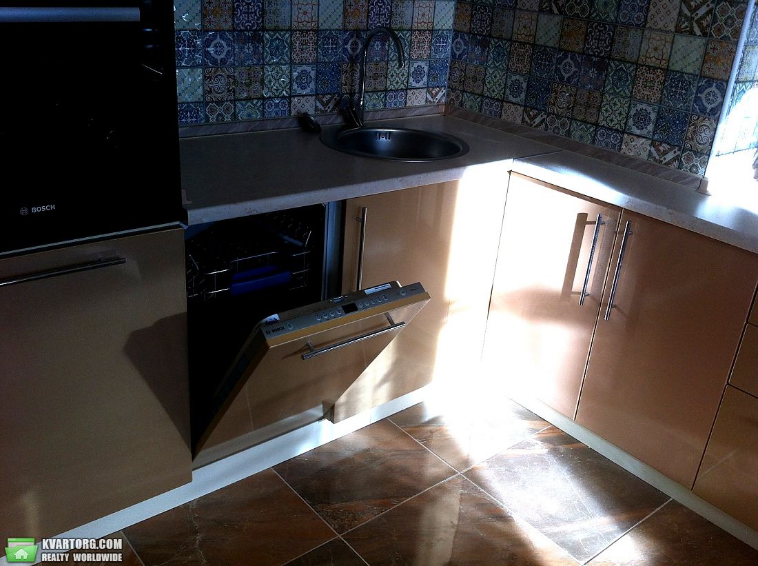 Rent out 2-room apartment. Киев,  Лабораторная — photo 8
