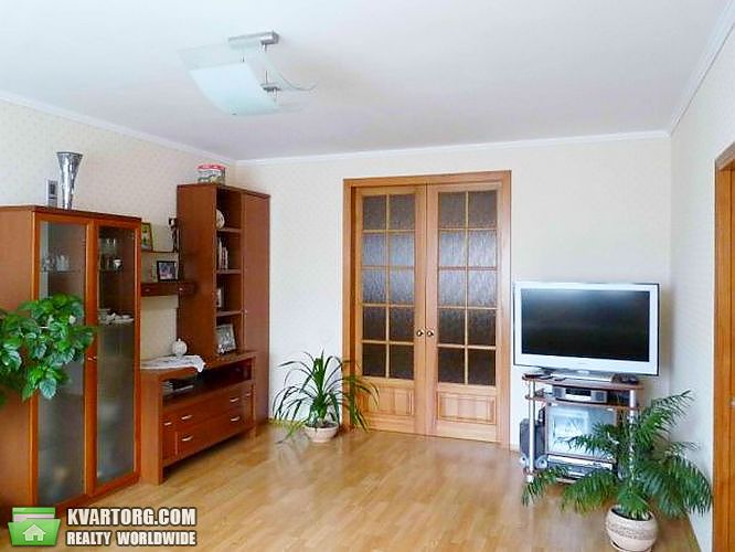 Rent out 3-room apartment. Киев,  Клиническая — photo 7